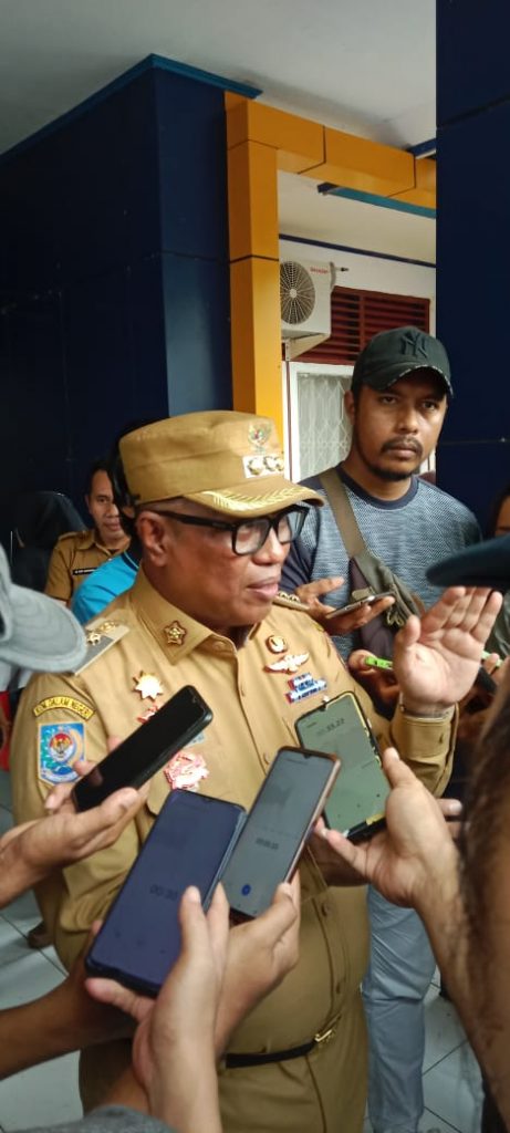 Pj. Bahri Beri Jaminan Kesehatan Untuk Pegawai Non PNS dan Tenaga Kontrak Di Muna Barat