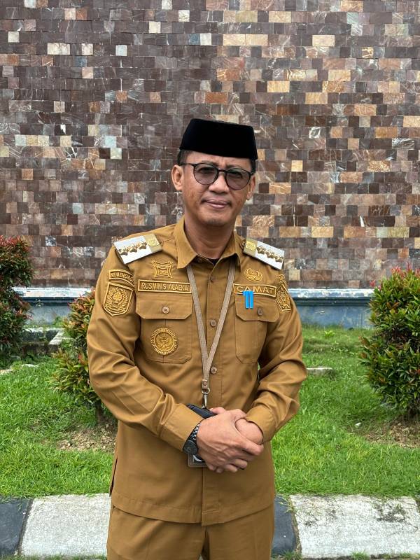 Perjuangan Tak Kenal Lelah Camat Rusmin Suleman Melawan Genangan dan Janji Palsu di Anggalomoare